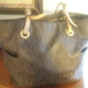 Brown mk purse